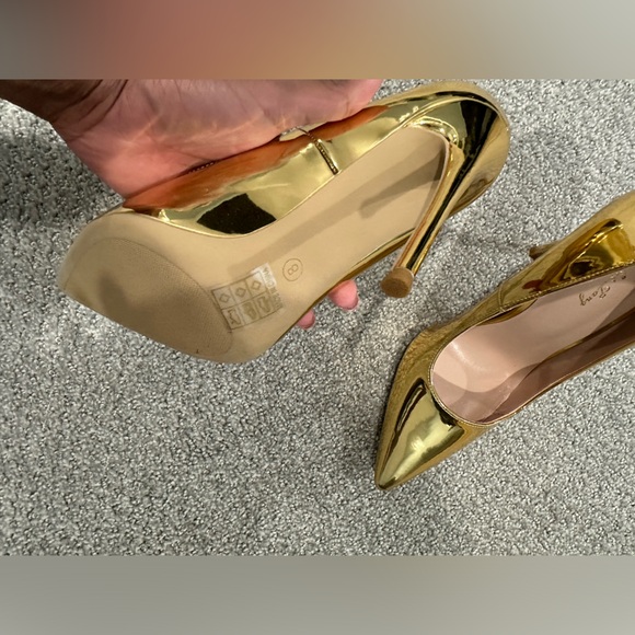 Gold pointed toe heels - Picture 3 of 3
